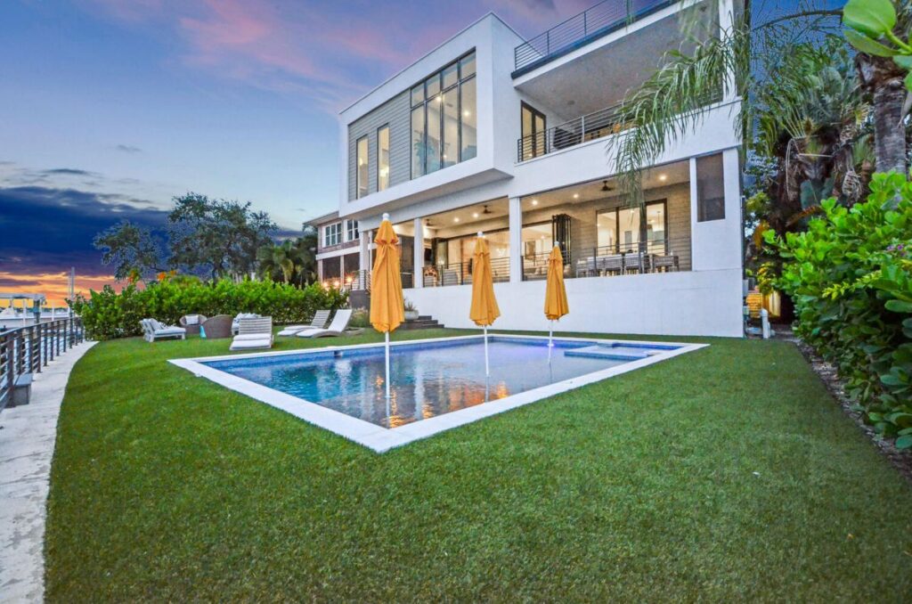 An Exceptional Contemporary Home in Tampa