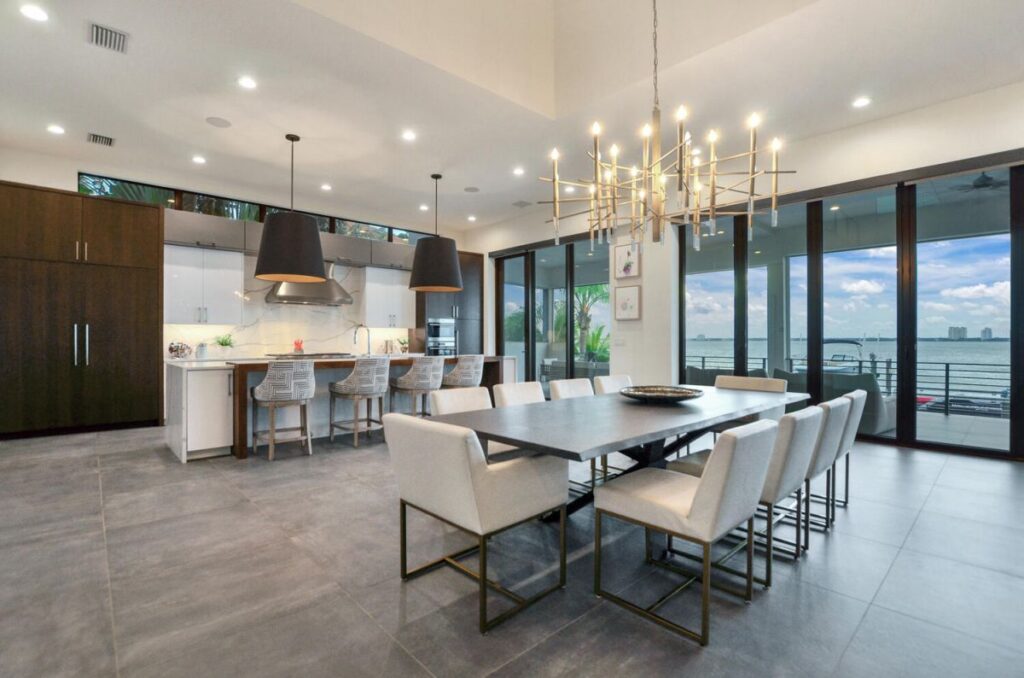 An Exceptional Contemporary Home in Tampa