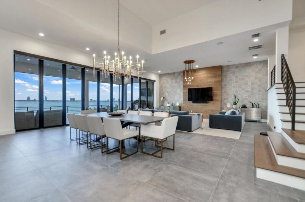 An Exceptional Contemporary Home in Tampa