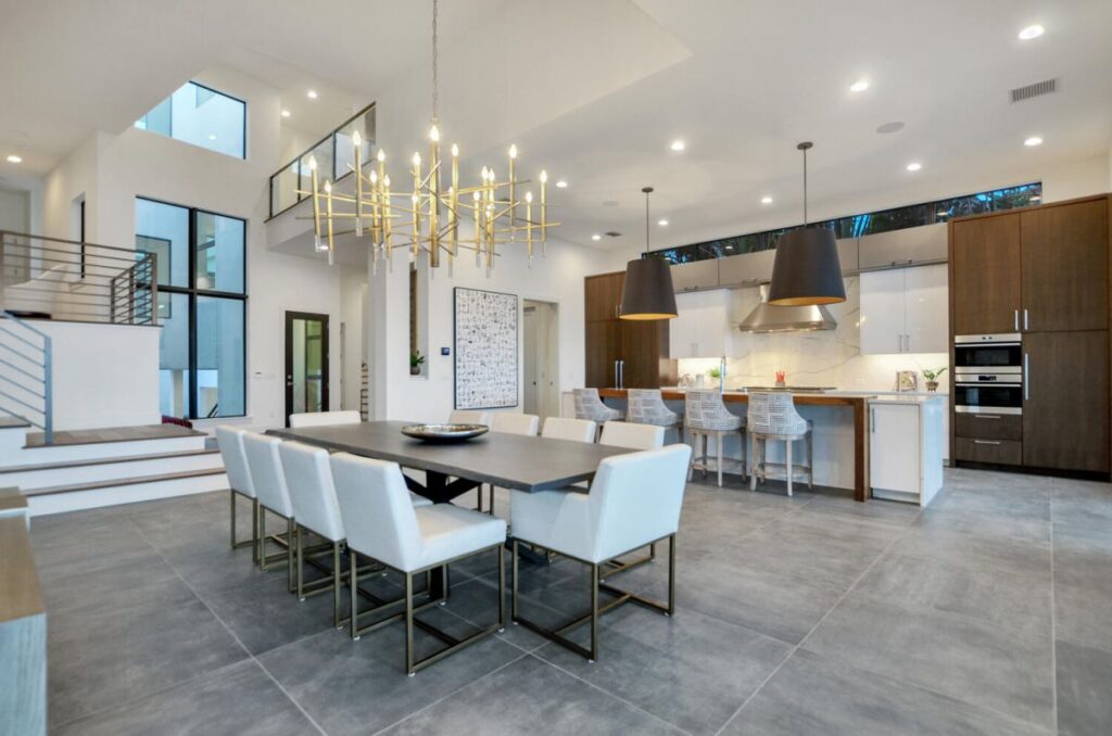 An Exceptional Contemporary Home in Tampa