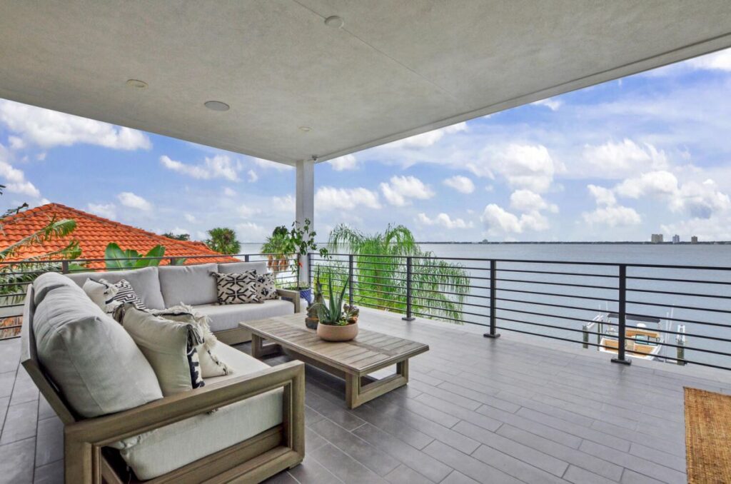 An Exceptional Contemporary Home in Tampa