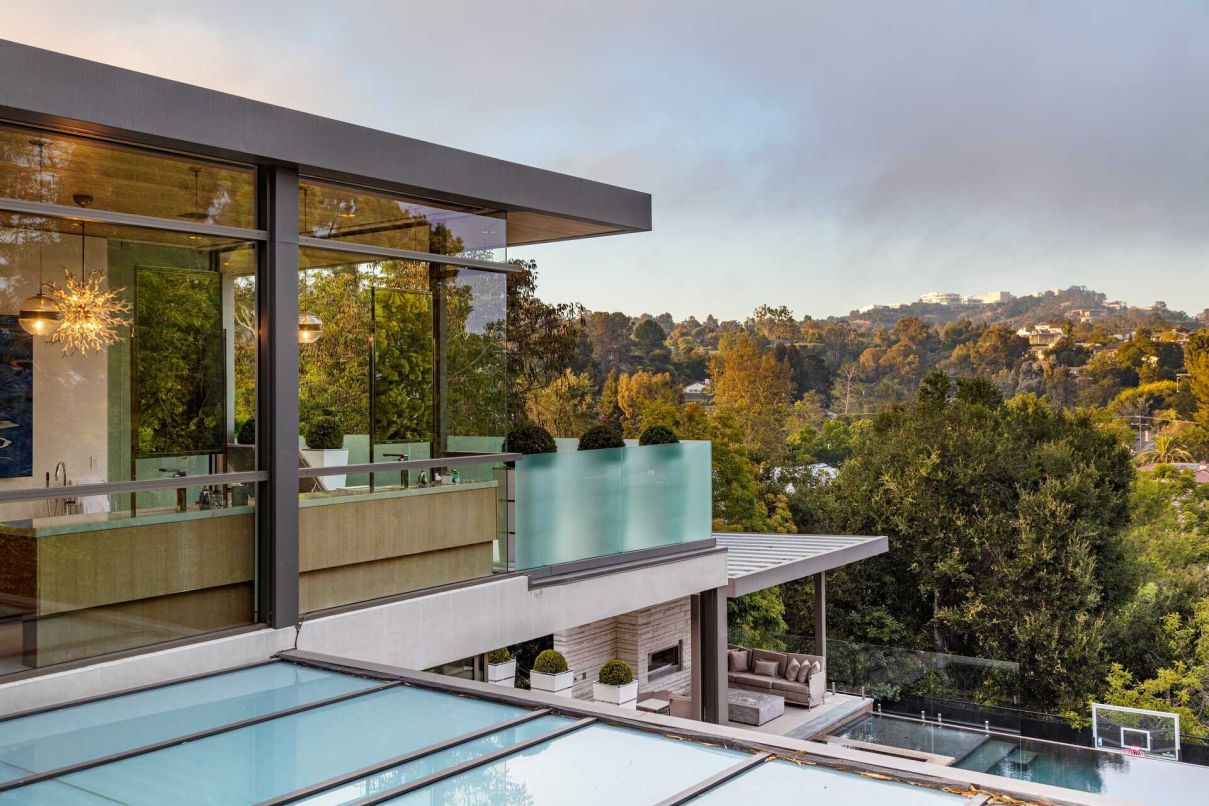 An-Impeccable-Contemporary-Home-in-Los-Angeles-Seeks-16500000-11