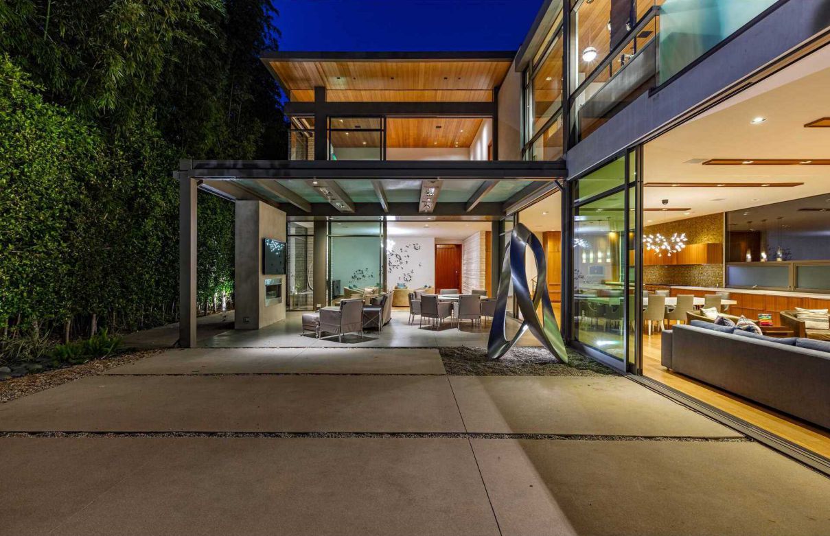 An-Impeccable-Contemporary-Home-in-Los-Angeles-Seeks-16500000-12