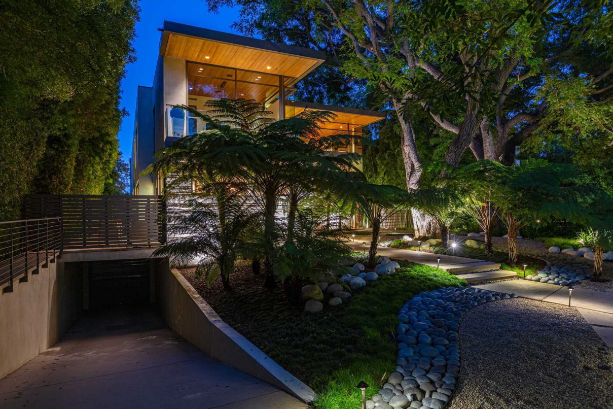 An-Impeccable-Contemporary-Home-in-Los-Angeles-Seeks-16500000-18