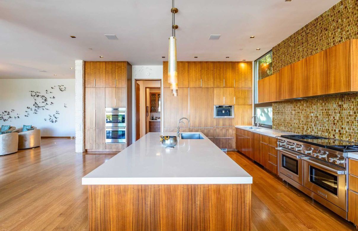 An-Impeccable-Contemporary-Home-in-Los-Angeles-Seeks-16500000-21