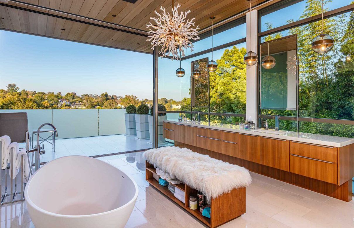 An-Impeccable-Contemporary-Home-in-Los-Angeles-Seeks-16500000-24