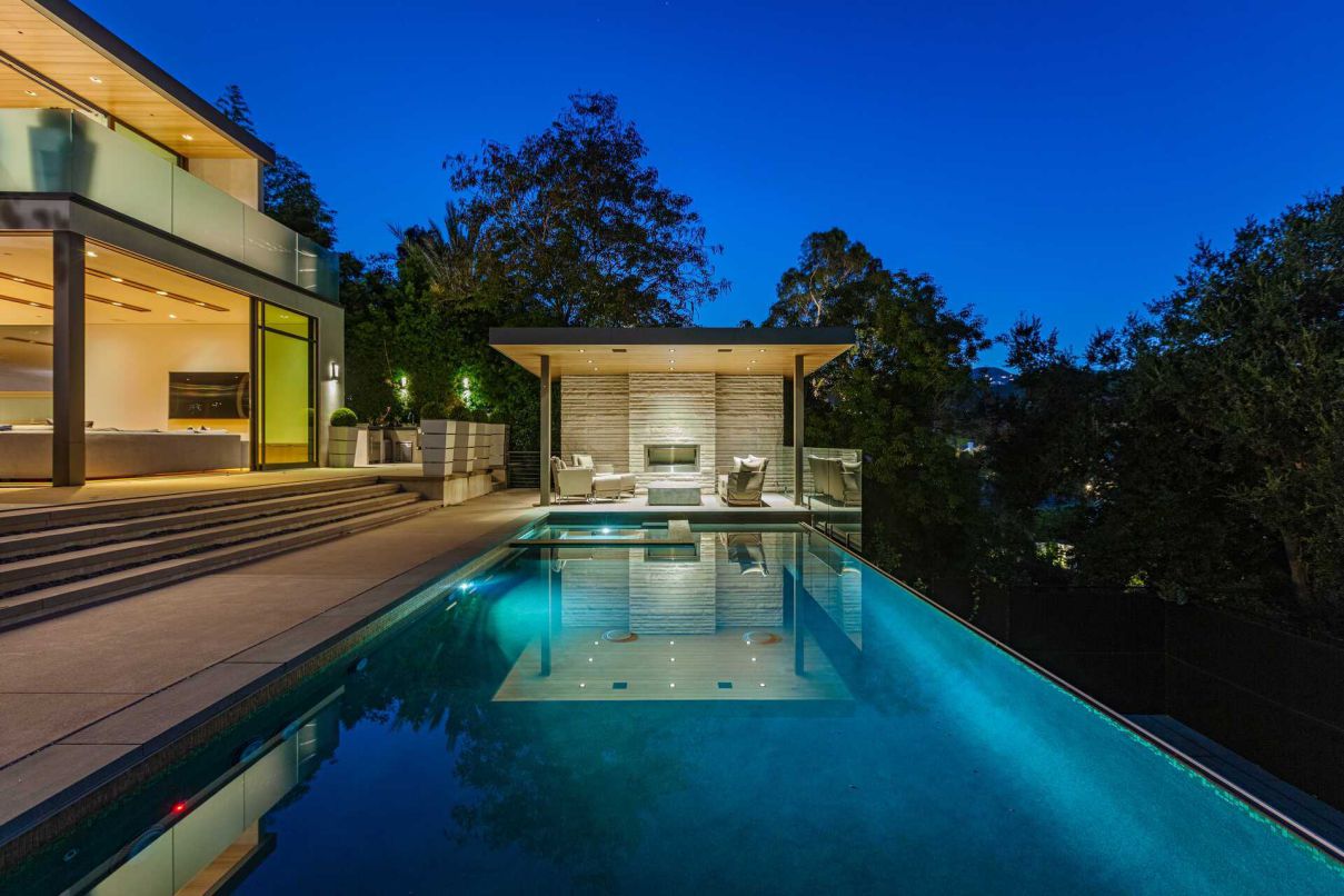 An-Impeccable-Contemporary-Home-in-Los-Angeles-Seeks-16500000-25