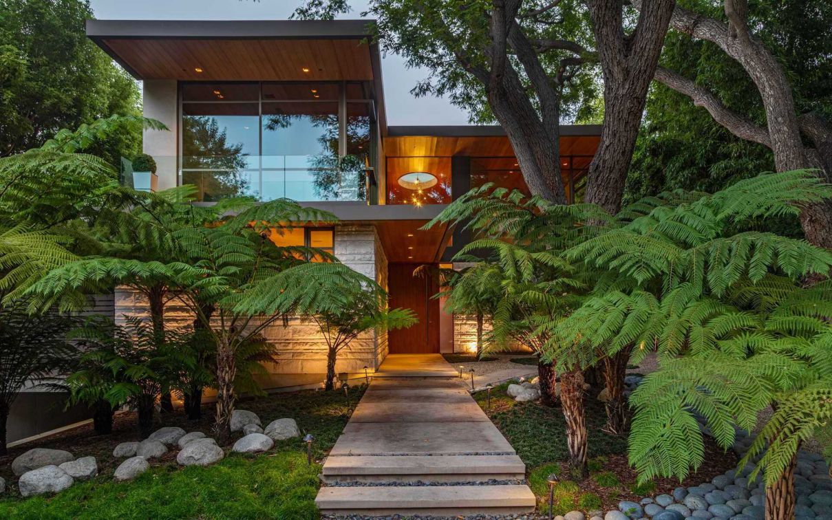 An-Impeccable-Contemporary-Home-in-Los-Angeles-Seeks-16500000-5