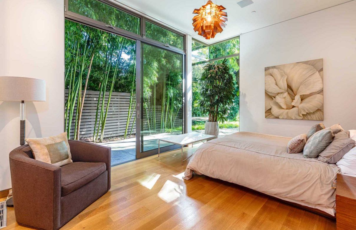 An-Impeccable-Contemporary-Home-in-Los-Angeles-Seeks-16500000-7