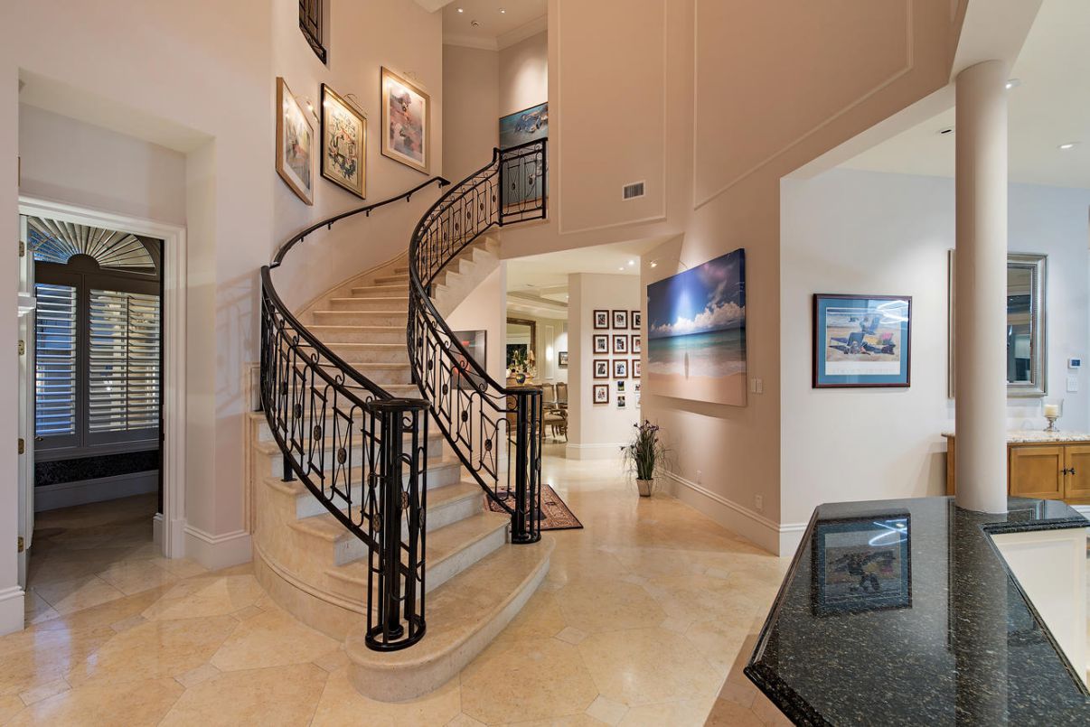 An-Impeccable-Shores-Home-for-sale-in-Naples-20