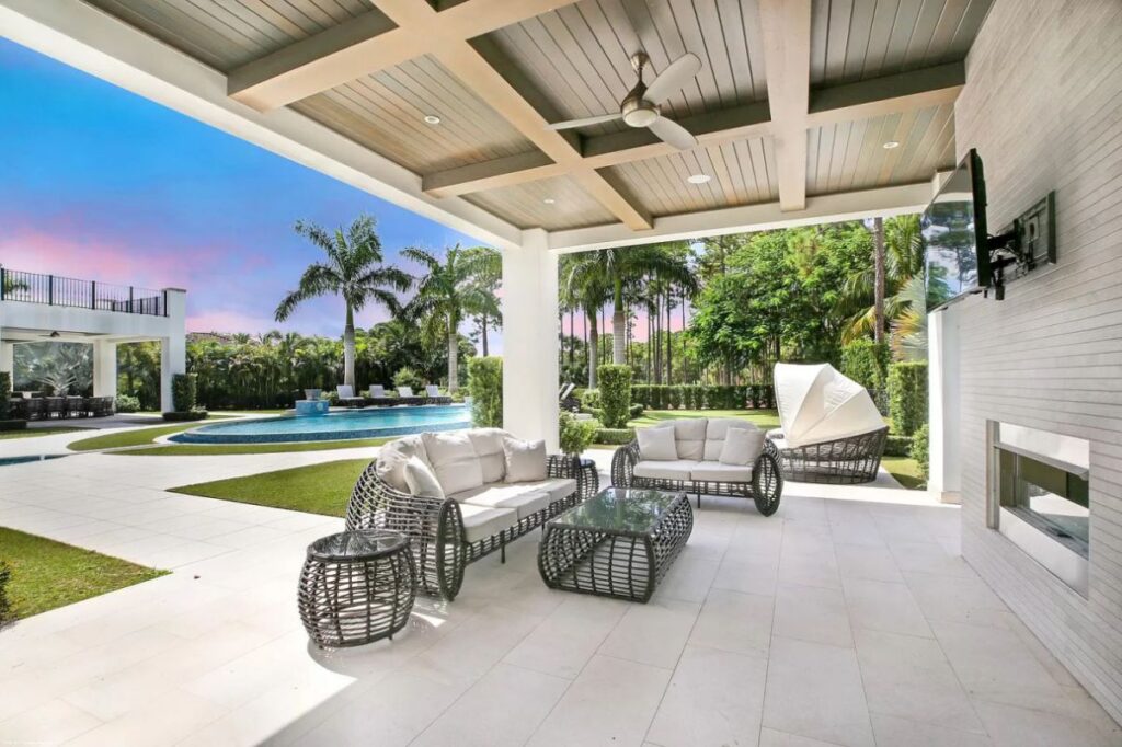 Appointed Custom Home for Sale in Palm Beach Gardens