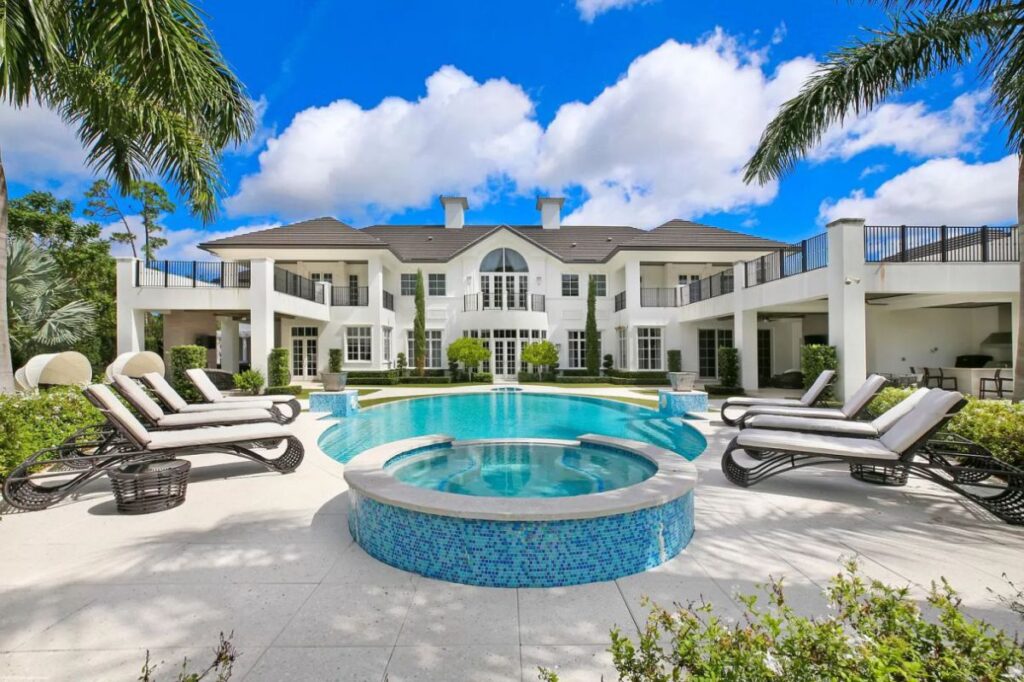 $8,998,000 Appointed Custom Home for Sale in Palm Beach Gardens