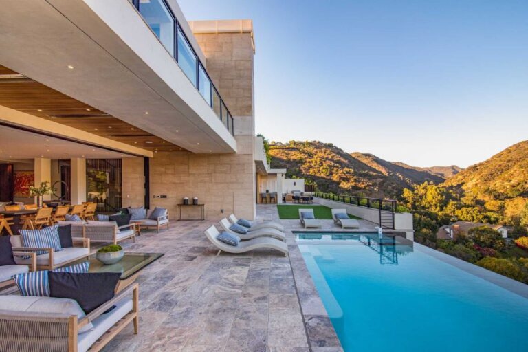 Brand New Contemporary Home in Los Angeles Sells for $12,900,00