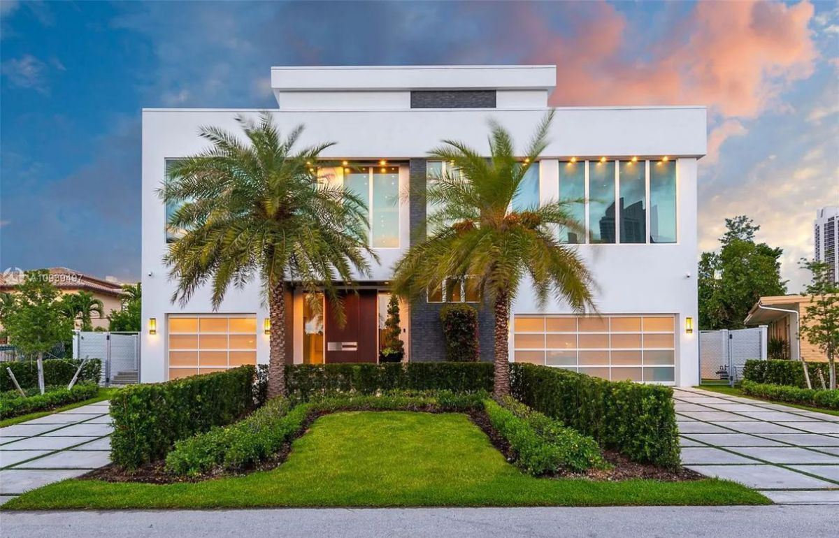 Chic-Sunny-Isles-Beach-Modern-Home-in-Florida-for-Sale-10