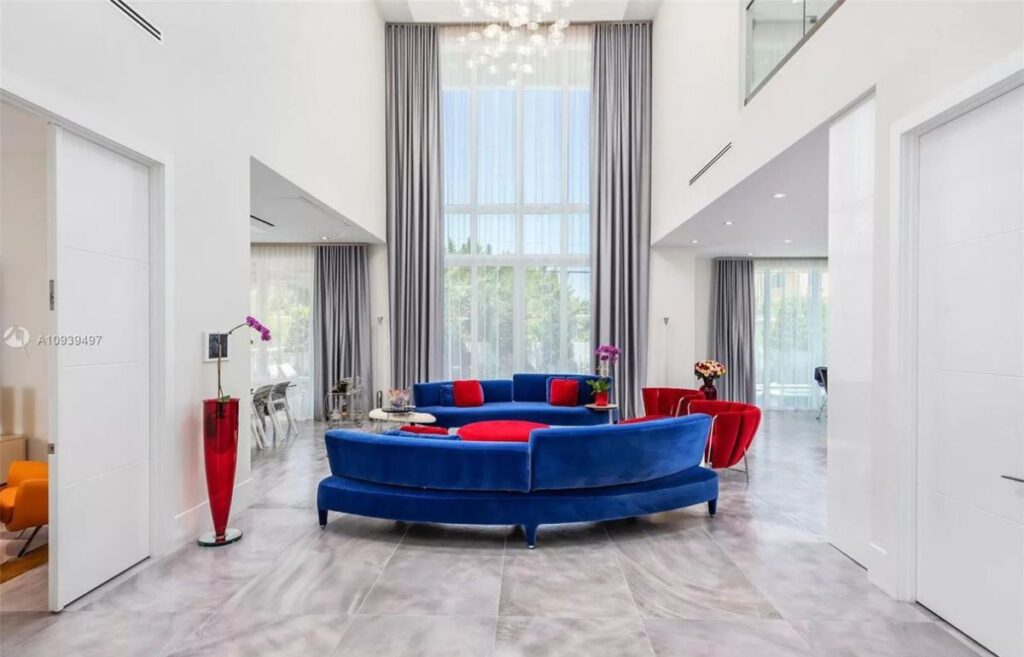 Chic Sunny Isles Beach Modern Home in Florida for Sale