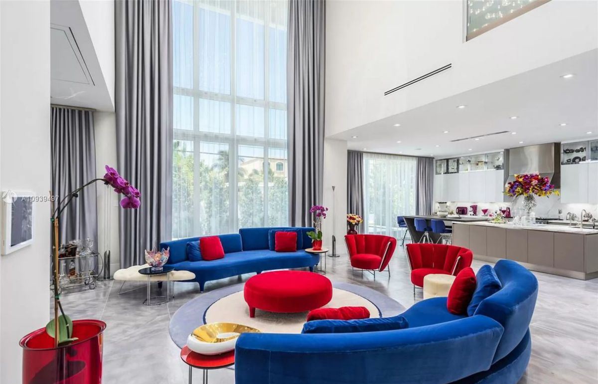 Chic-Sunny-Isles-Beach-Modern-Home-in-Florida-for-Sale-26