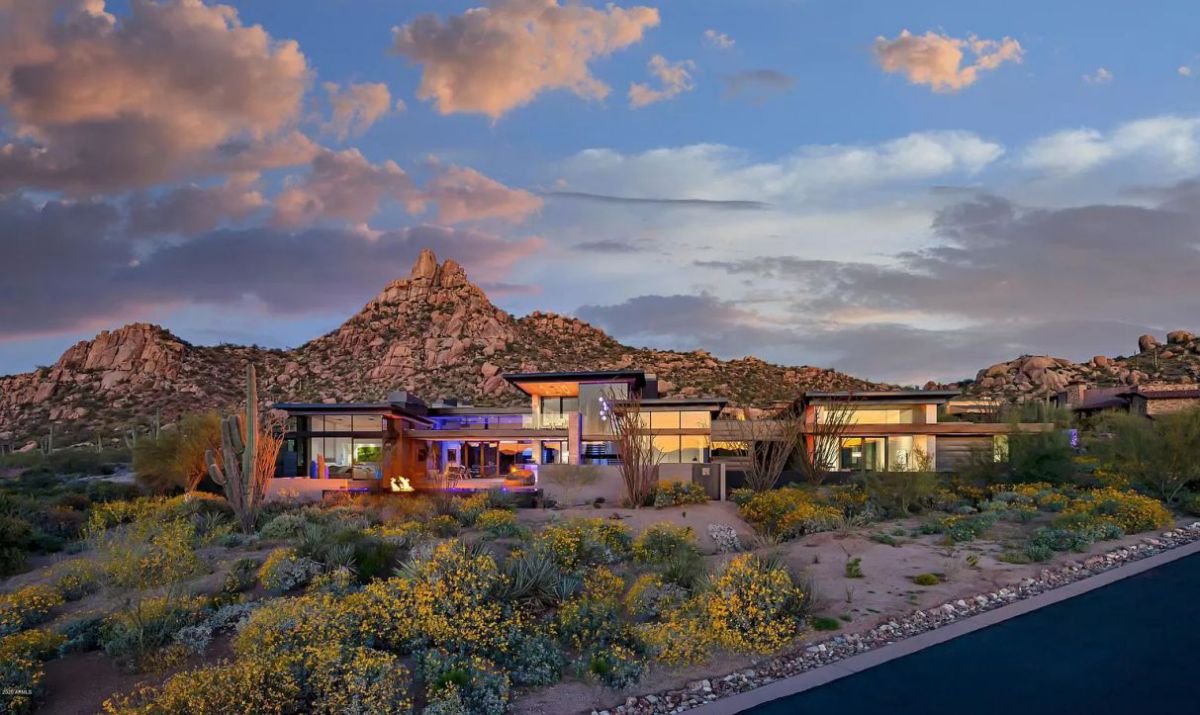 Elegant-Arizona-Modern-Home-in-Scottsdale-lists-for-5250000-1