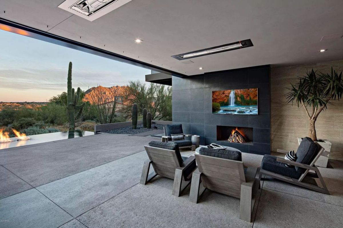 Elegant Arizona Modern Home in Scottsdale lists for $5,250,000