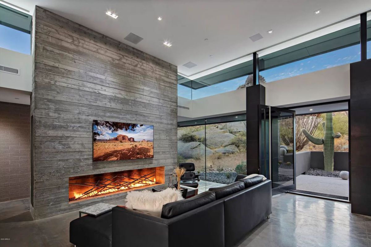 Elegant Arizona Modern Home in Scottsdale lists for $5,250,000