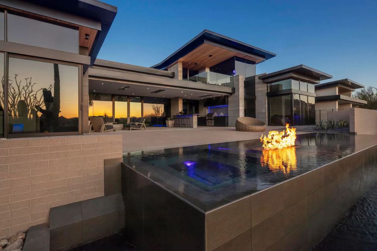 Elegant-Arizona-Modern-Home-in-Scottsdale-lists-for-5250000-19