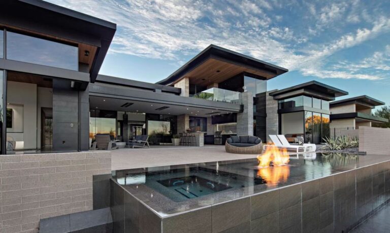 Elegant Arizona Modern Home in Scottsdale lists for $5,250,000