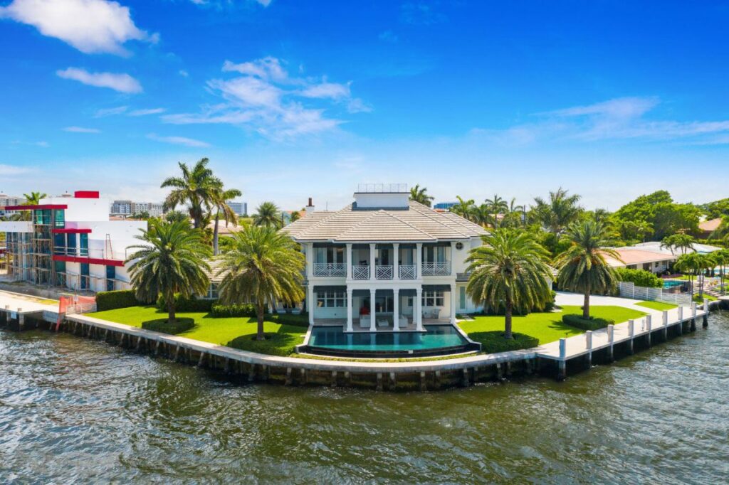 Fort Lauderdale House with Luxury Yachting Lifestyle