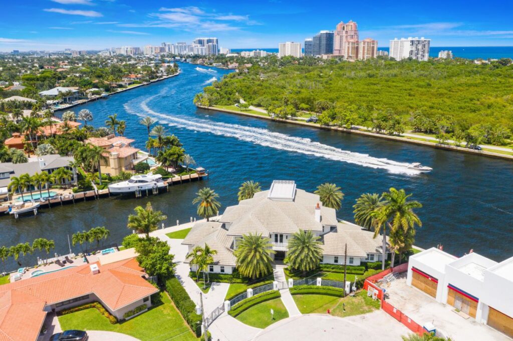 Fort Lauderdale House with Luxury Yachting Lifestyle