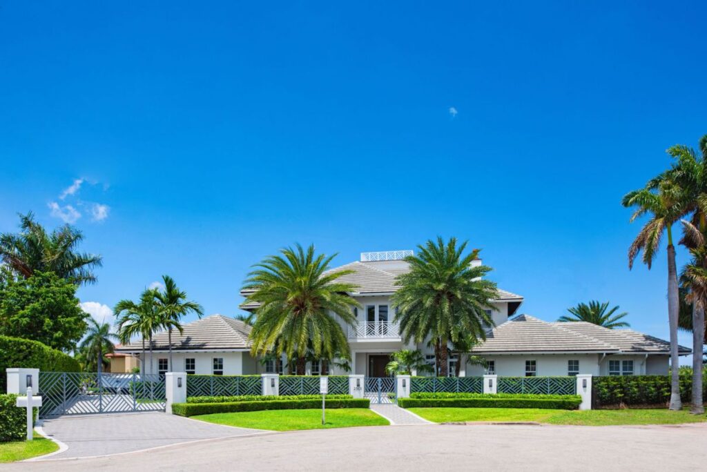 Fort Lauderdale House with Luxury Yachting Lifestyle