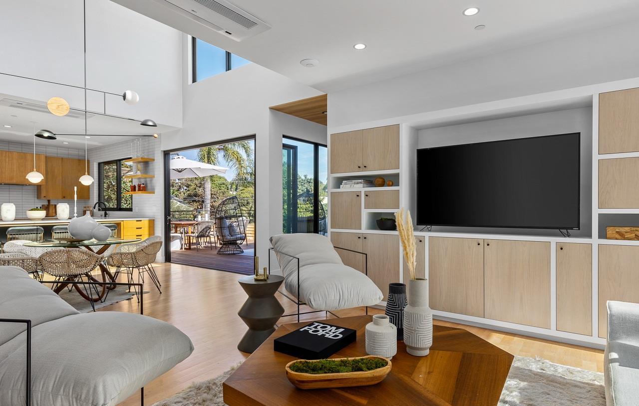 Impeccably-Designed-House-for-Sale-in-Encinitas-at-Price-3899000-11