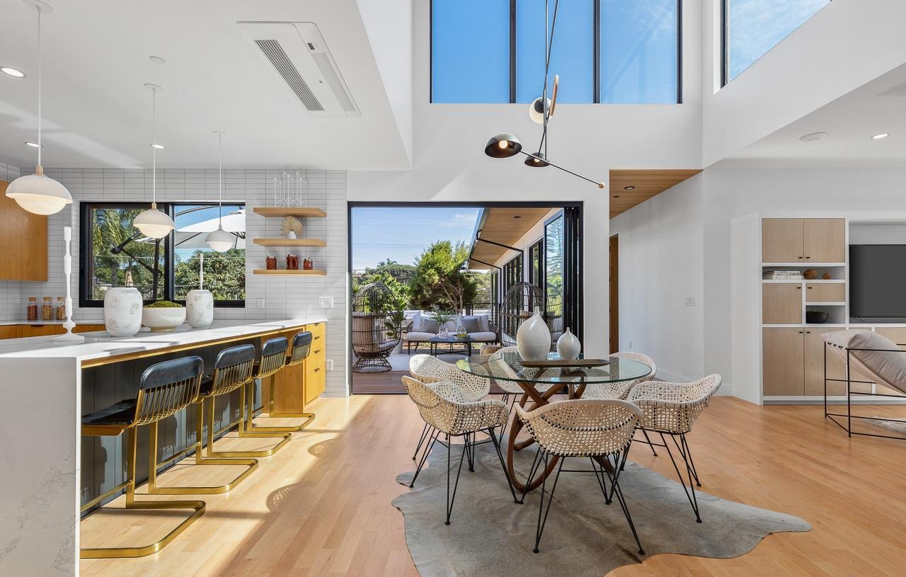 Impeccably-Designed-House-for-Sale-in-Encinitas-at-Price-3899000-12