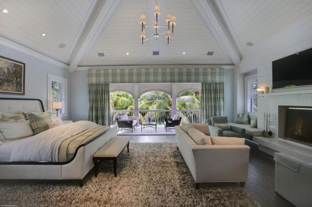 Incredible Lavish Resort Style House for Sale in Palm Beach Gardens