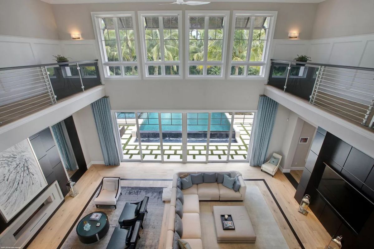 Incredible-Lavish-Resort-Style-House-for-Sale-in-Palm-Beach-Gardens-5