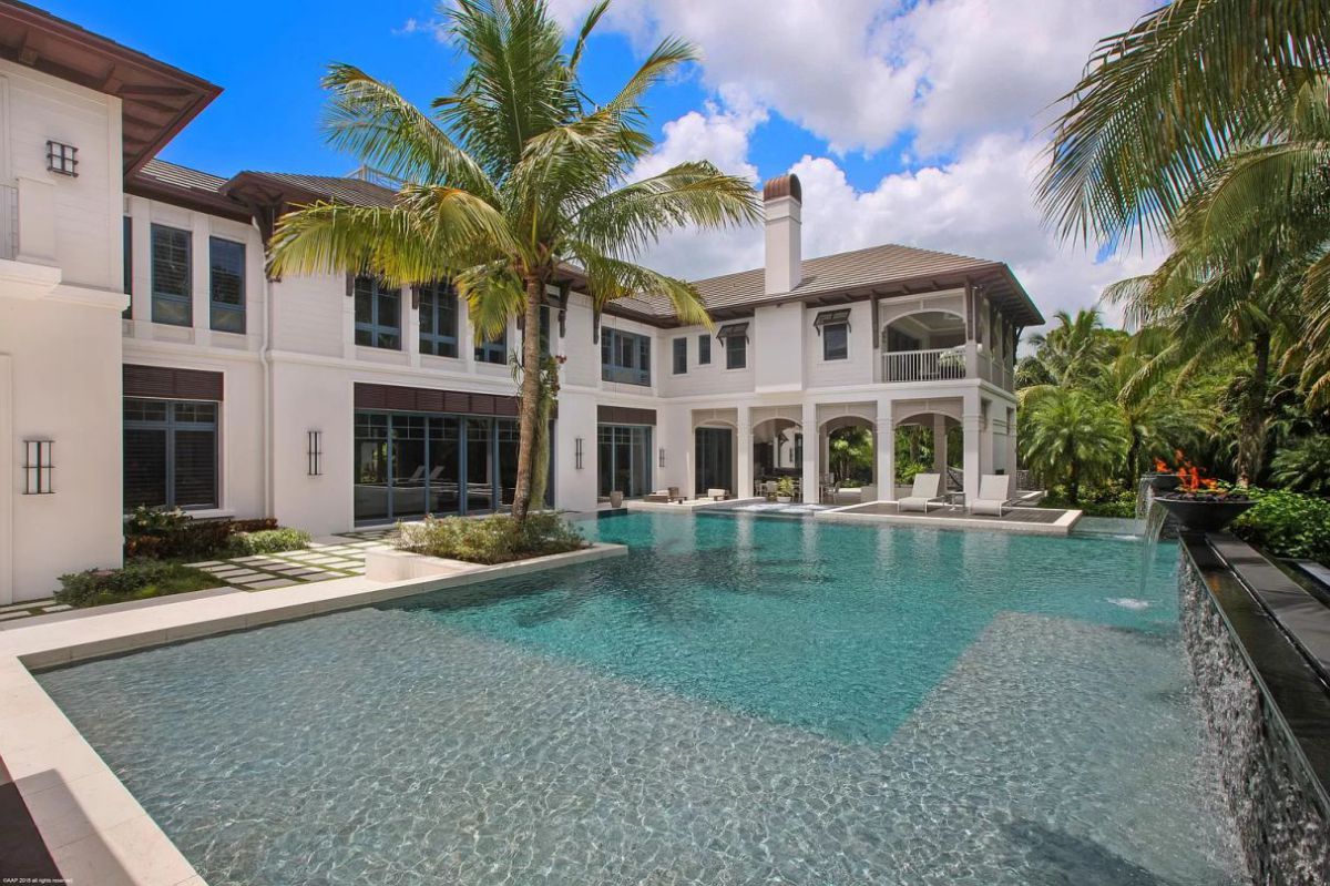Incredible-Lavish-Resort-Style-House-for-Sale-in-Palm-Beach-Gardens-8