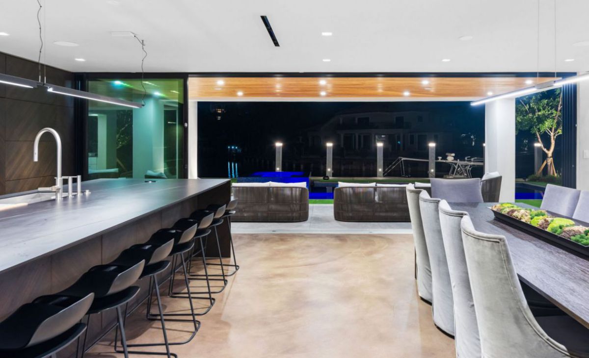 Inside-A-7950000-Entertaining-Modern-Home-for-Sale-in-Fort-Lauderdale-14
