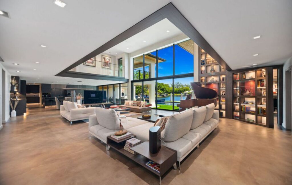 Inside A $7,950,000 Entertaining Modern Home for Sale in Fort Lauderdale 
