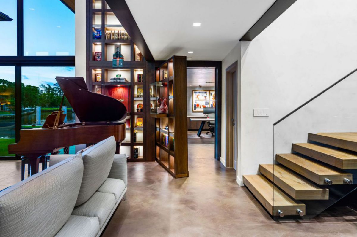 Inside-A-7950000-Entertaining-Modern-Home-for-Sale-in-Fort-Lauderdale-23