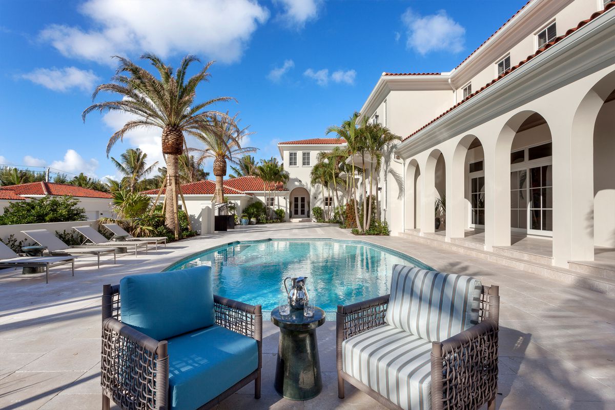 Inside-One-of-The-Most-Sensational-European-Mansions-in-Florida-3