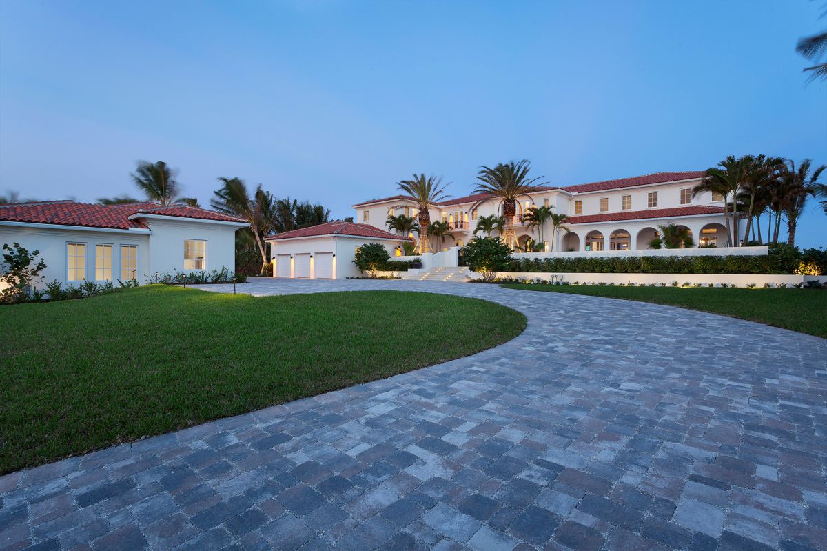 Inside-One-of-The-Most-Sensational-European-Mansions-in-Florida-7