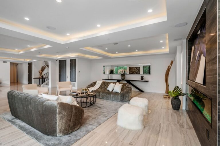 Living with Amazing Views in Sherman Oaks Home for Sale at $5,199,999