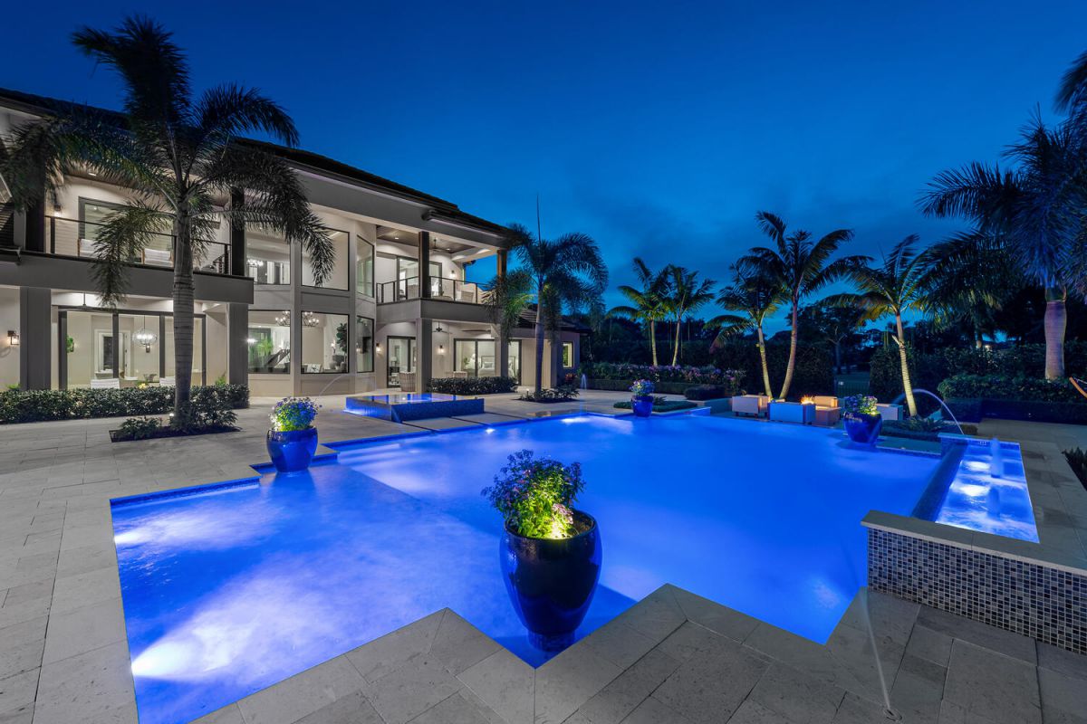 Modern-Coastal-Style-Home-for-Sale-in-Naples-with-Price-8200000-1