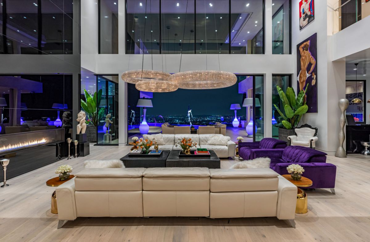 New-Mansion-in-The-Best-Location-Los-Angeles-Hits-Market-15