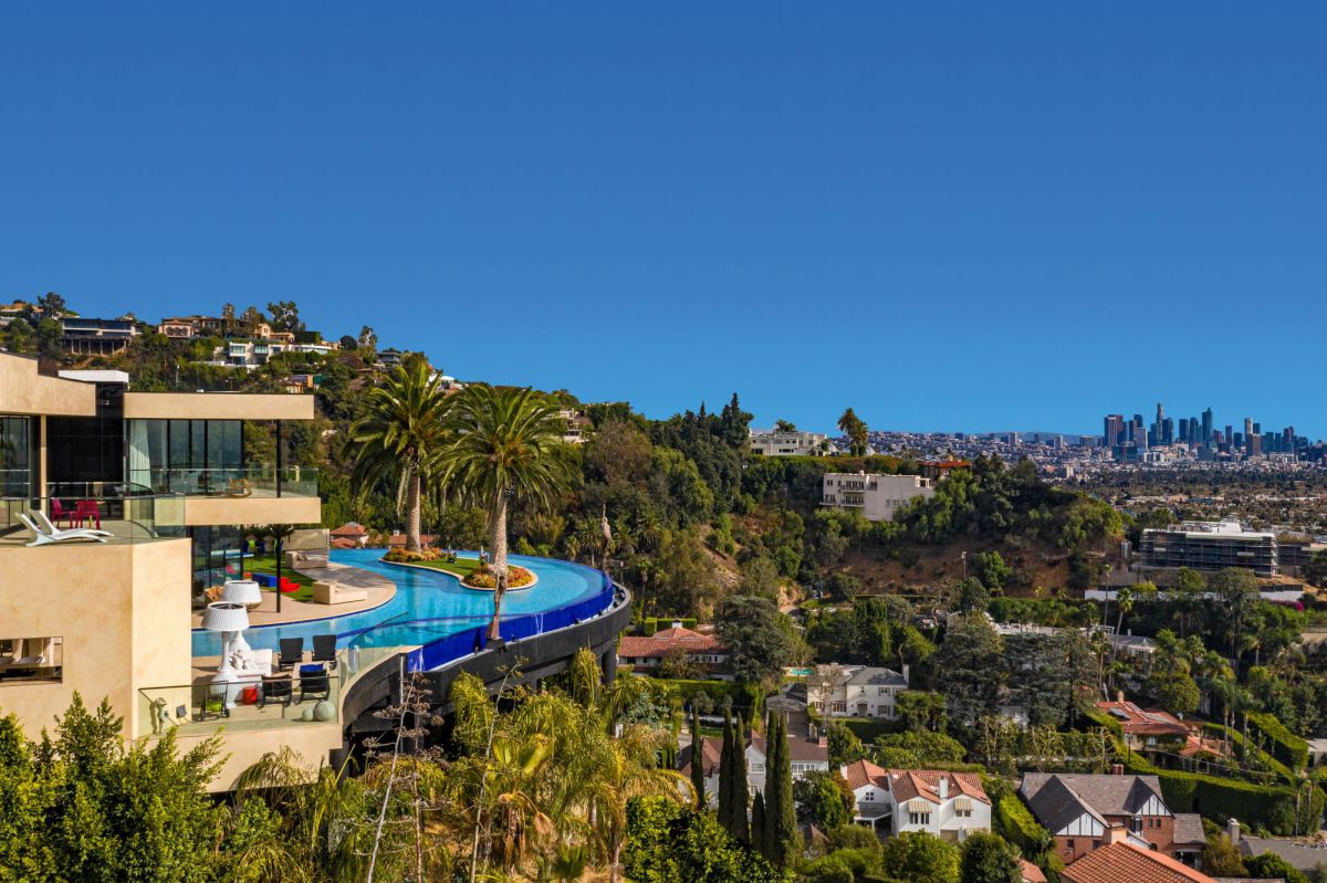 New-Mansion-in-The-Best-Location-Los-Angeles-Hits-Market-3