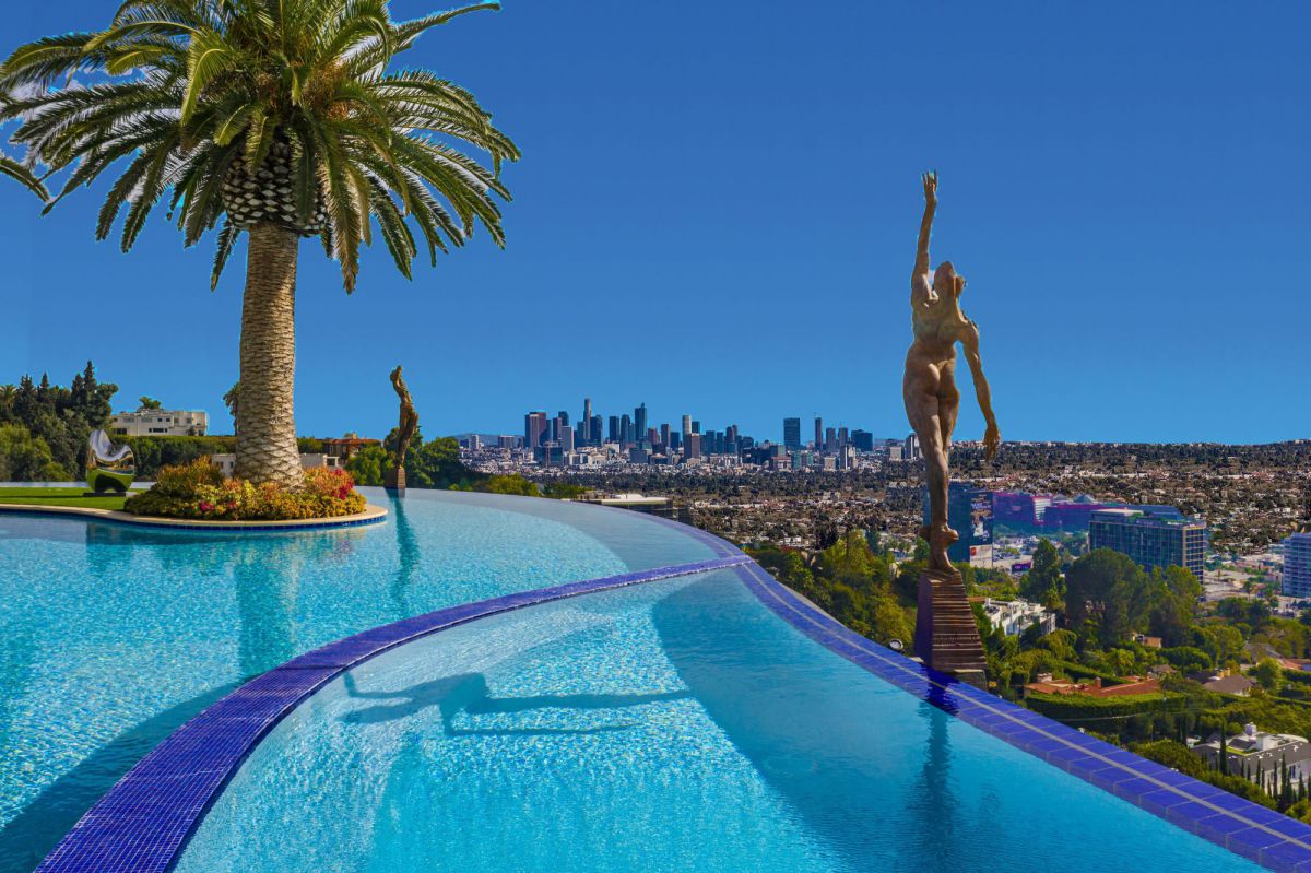 New-Mansion-in-The-Best-Location-Los-Angeles-Hits-Market-4
