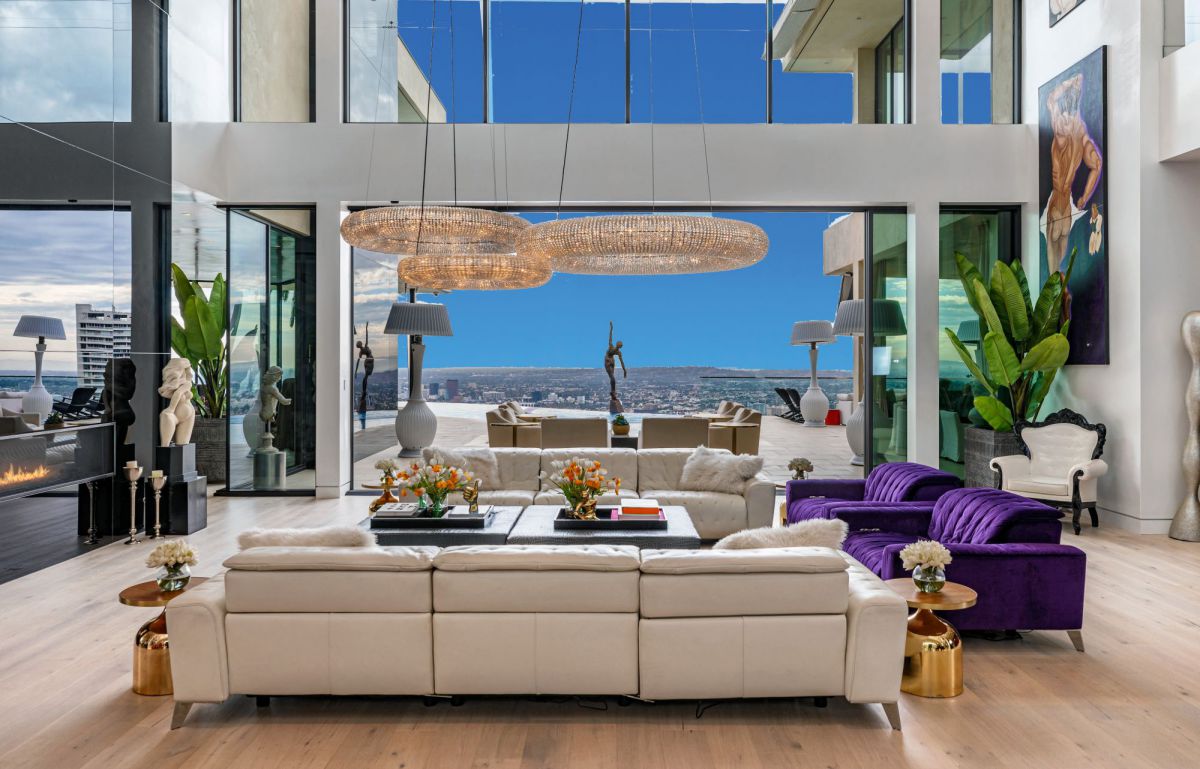 New-Mansion-in-The-Best-Location-Los-Angeles-Hits-Market-8