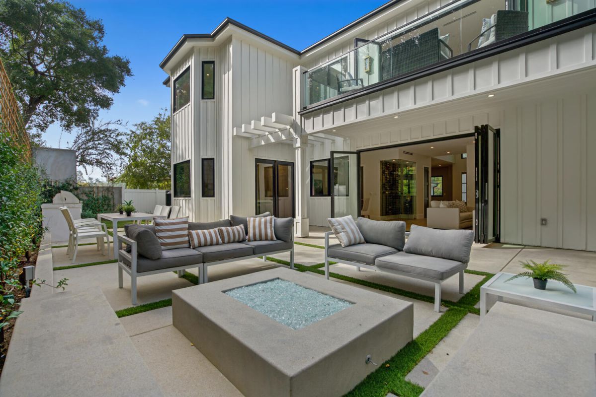 New-Modern-Farmhouse-in-Pacific-Palisades-Sells-for-4469000-37