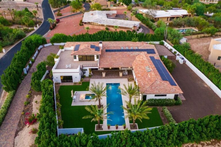 Outstanding 4,600,000 Private Hillside Home for Sale in Paradise Valley