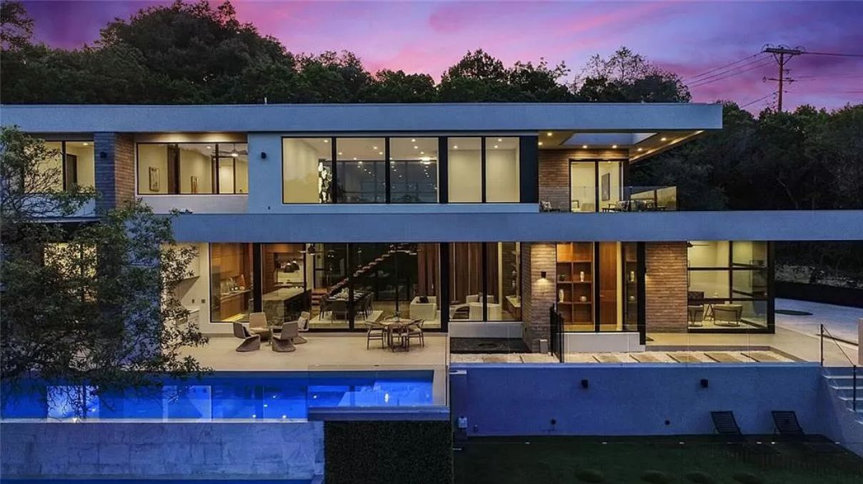 Sleek-Architecturally-Designed-Home-in-Texas-for-Sale-at-3795000-3