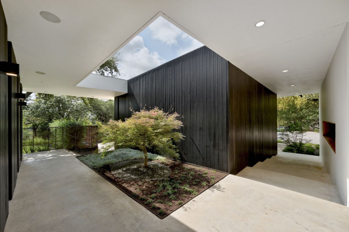Sophisticated-Modern-House-for-Sale-in-Austin-43