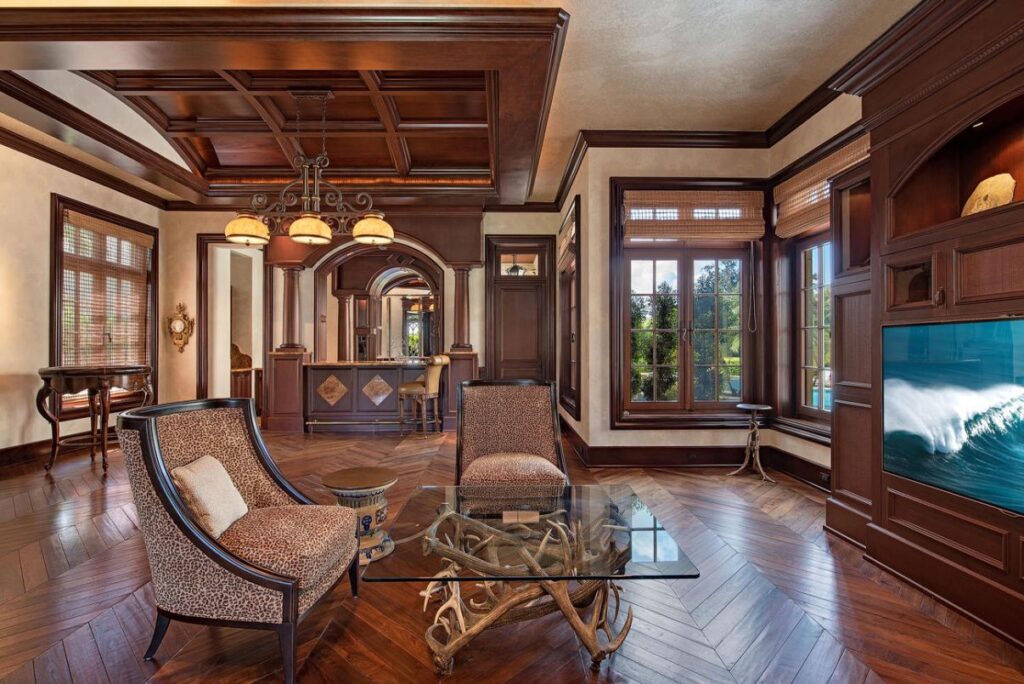 Splendor in An Elegantly Appointed Naples Home for Sale