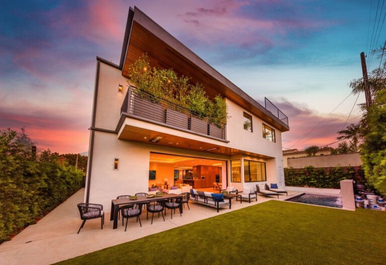 Stunning Crest Drive Modern House for Sale in Los Angeles at $4,595,000